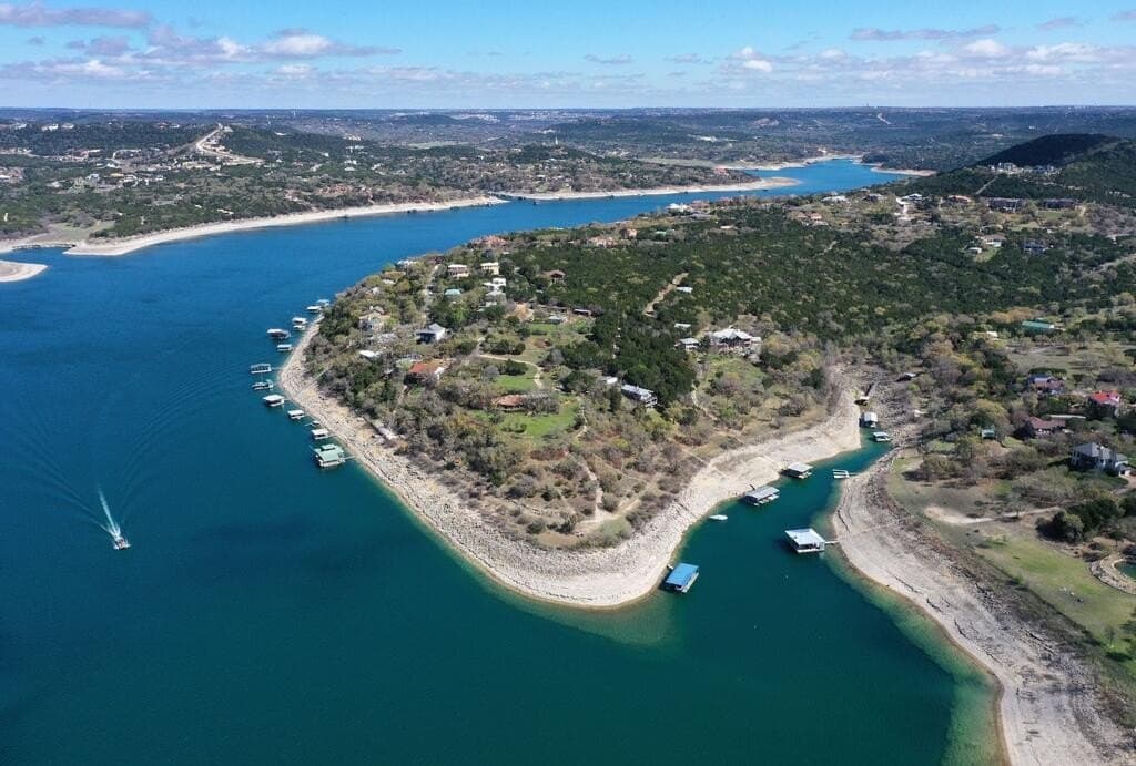11 acres in Travis County - photo 2