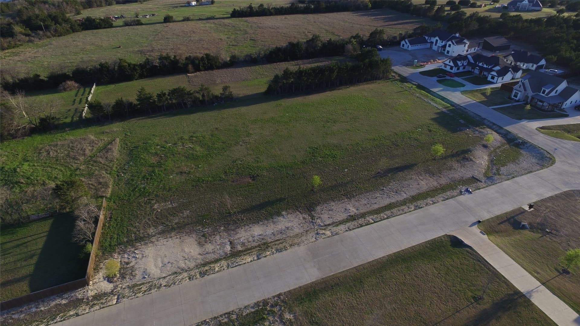1.19 acres in Ellis County gallery image 2