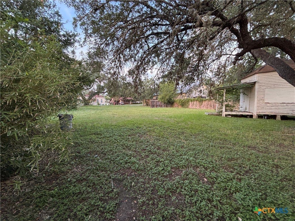 0.26 acres in DeWitt County - photo 6