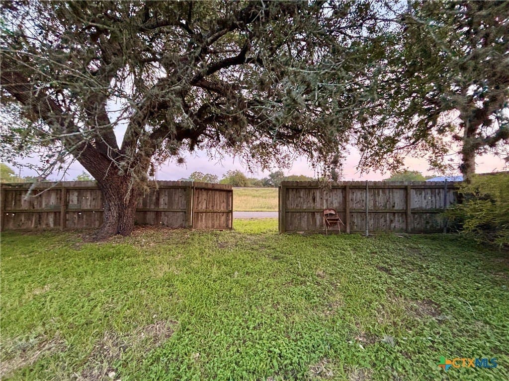 0.26 acres in DeWitt County gallery image 2