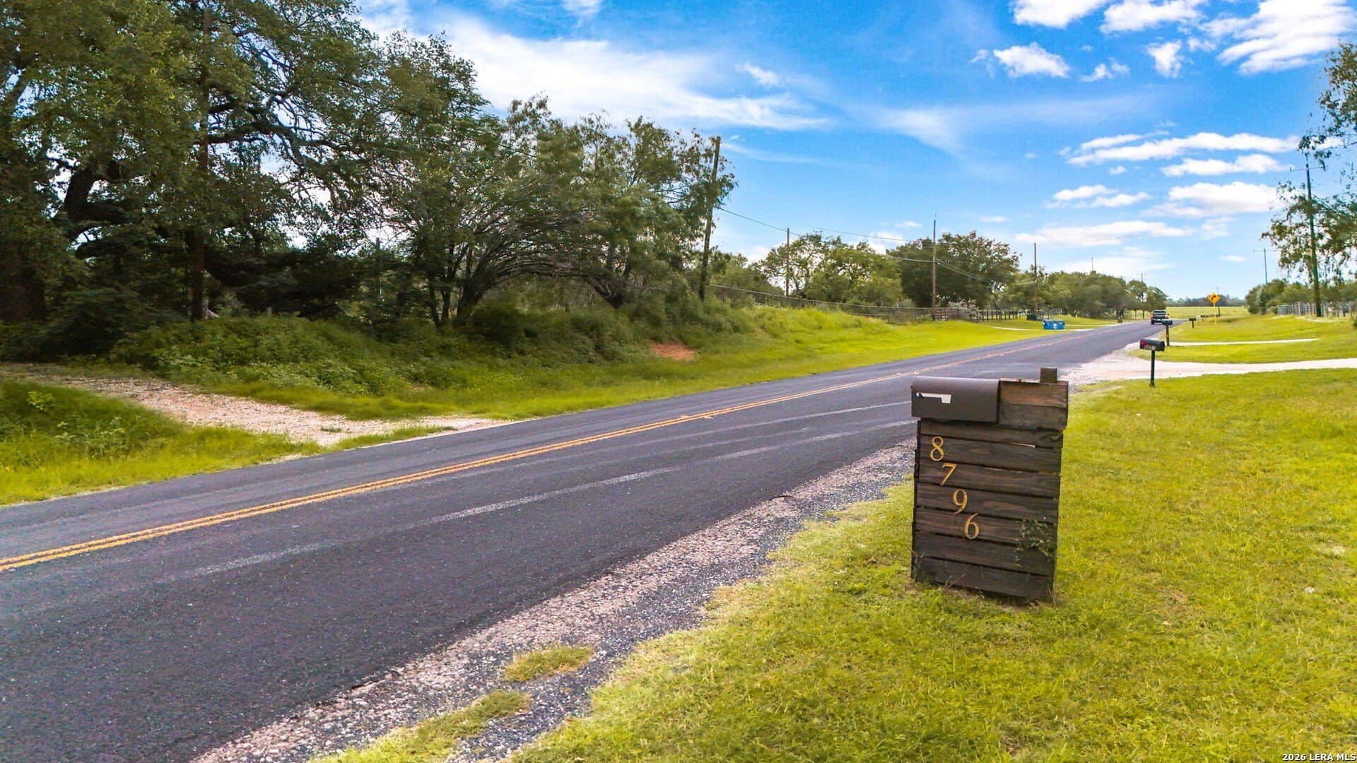 1 acres in Bexar County gallery image 3