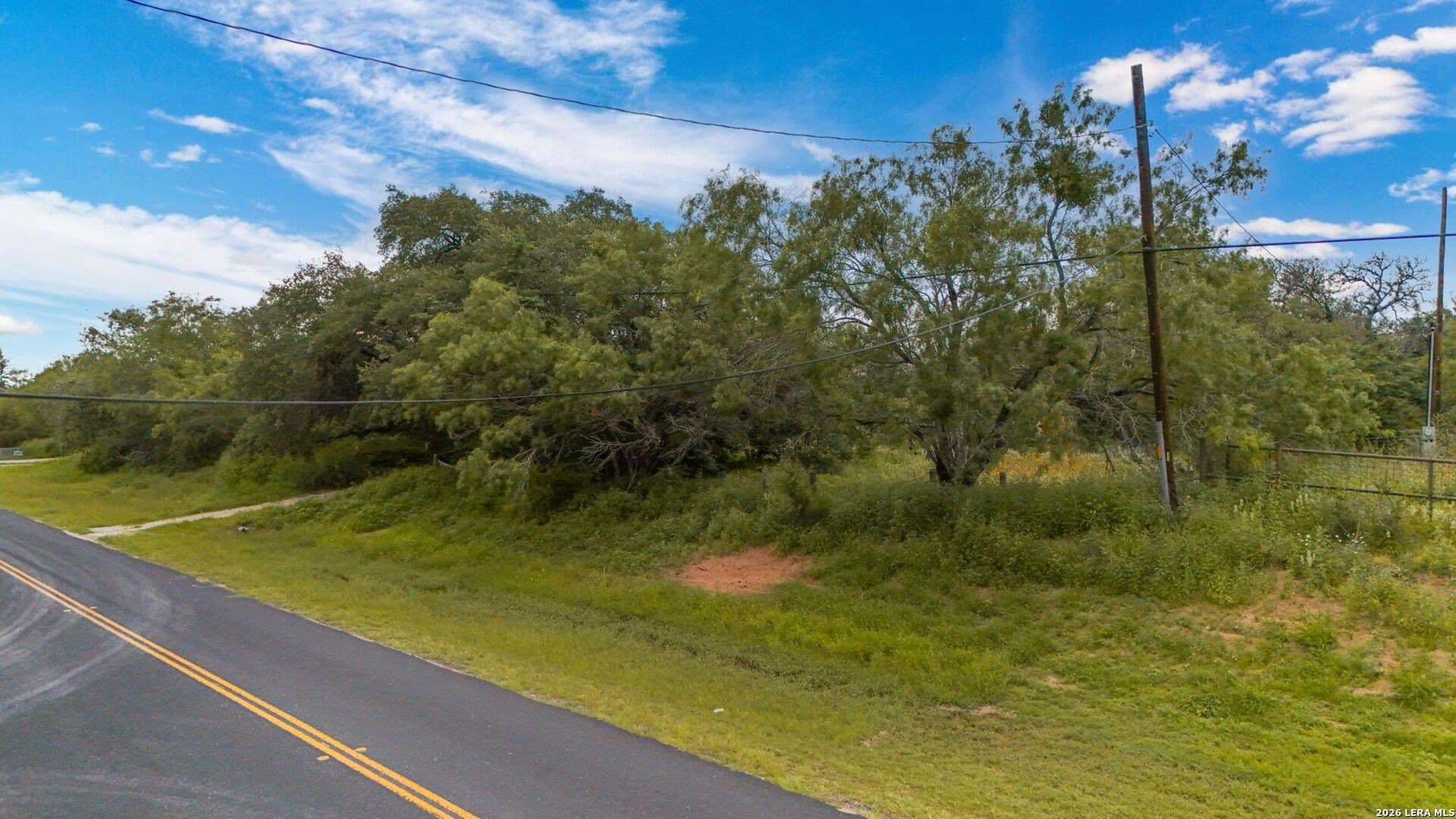 1 acres in Bexar County gallery image 4