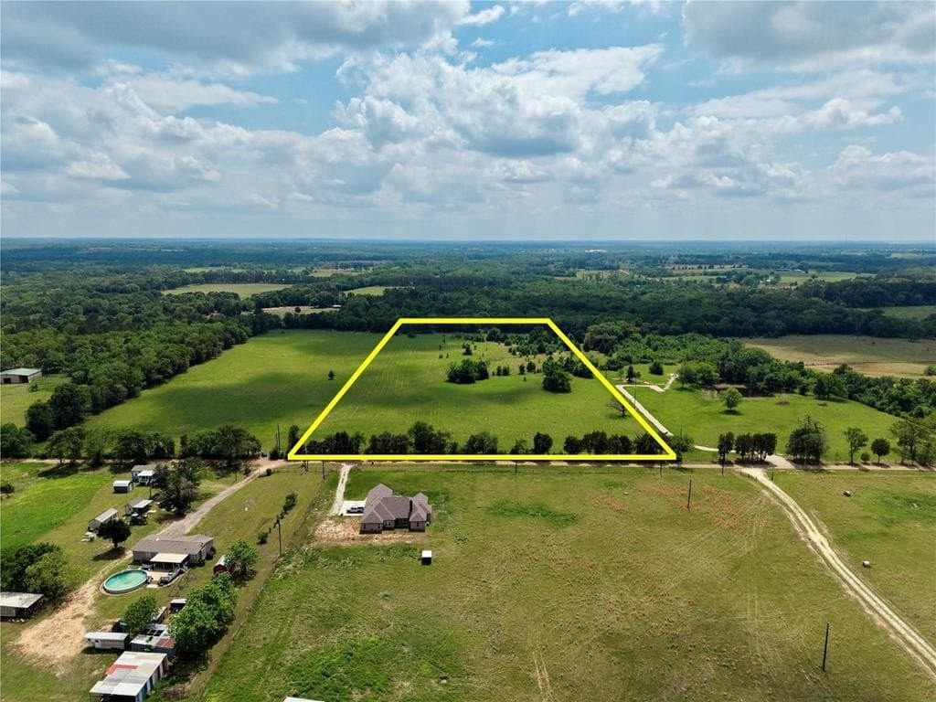 11.01 acres in Henderson County
