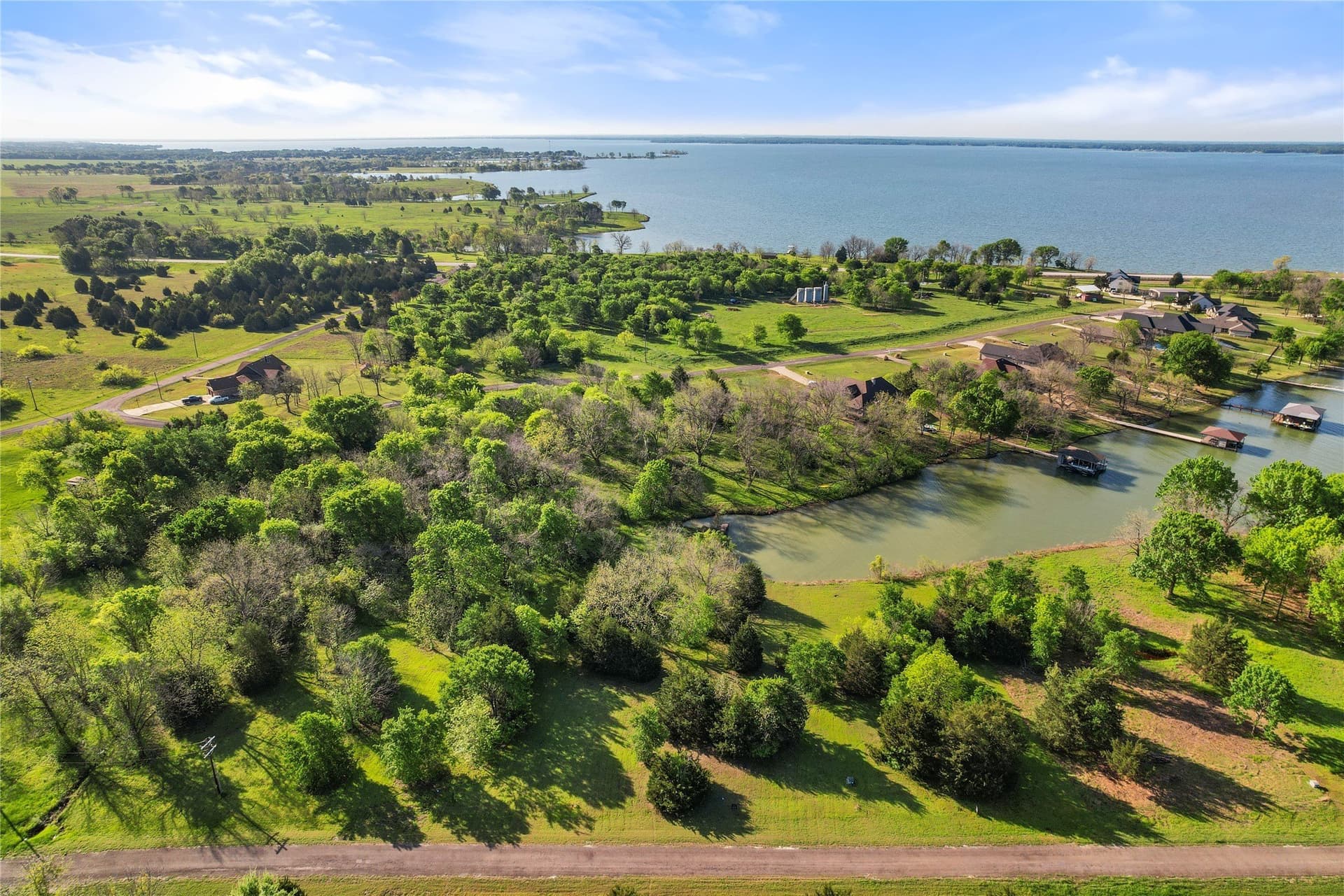 2.56 acres in Navarro County