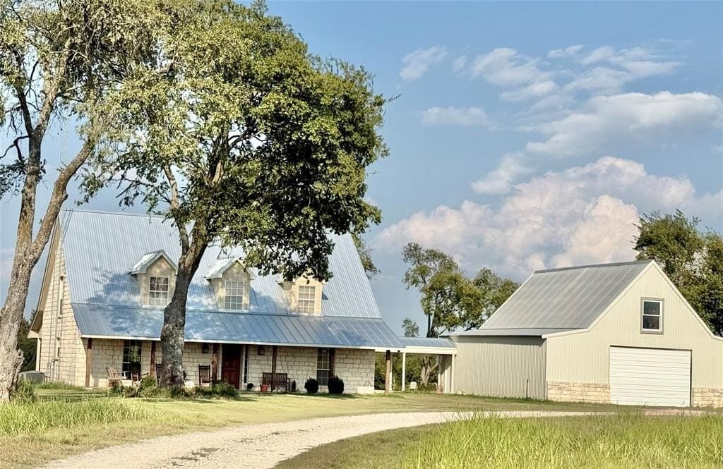 12.42 acres in Hill County