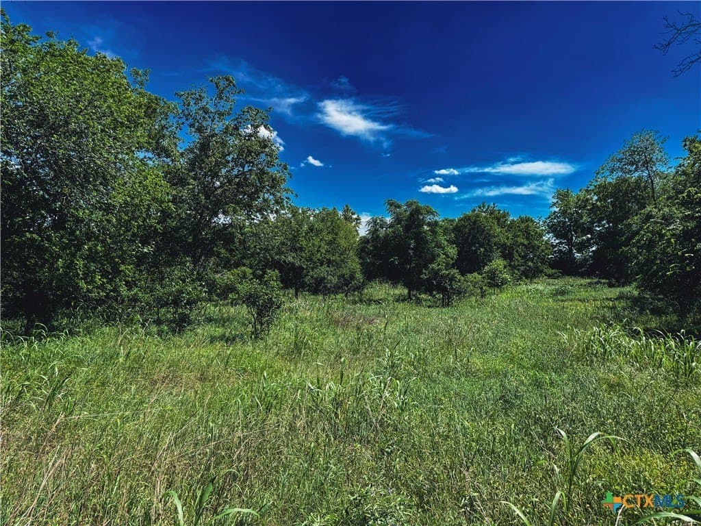 2.07 acres in Hays County