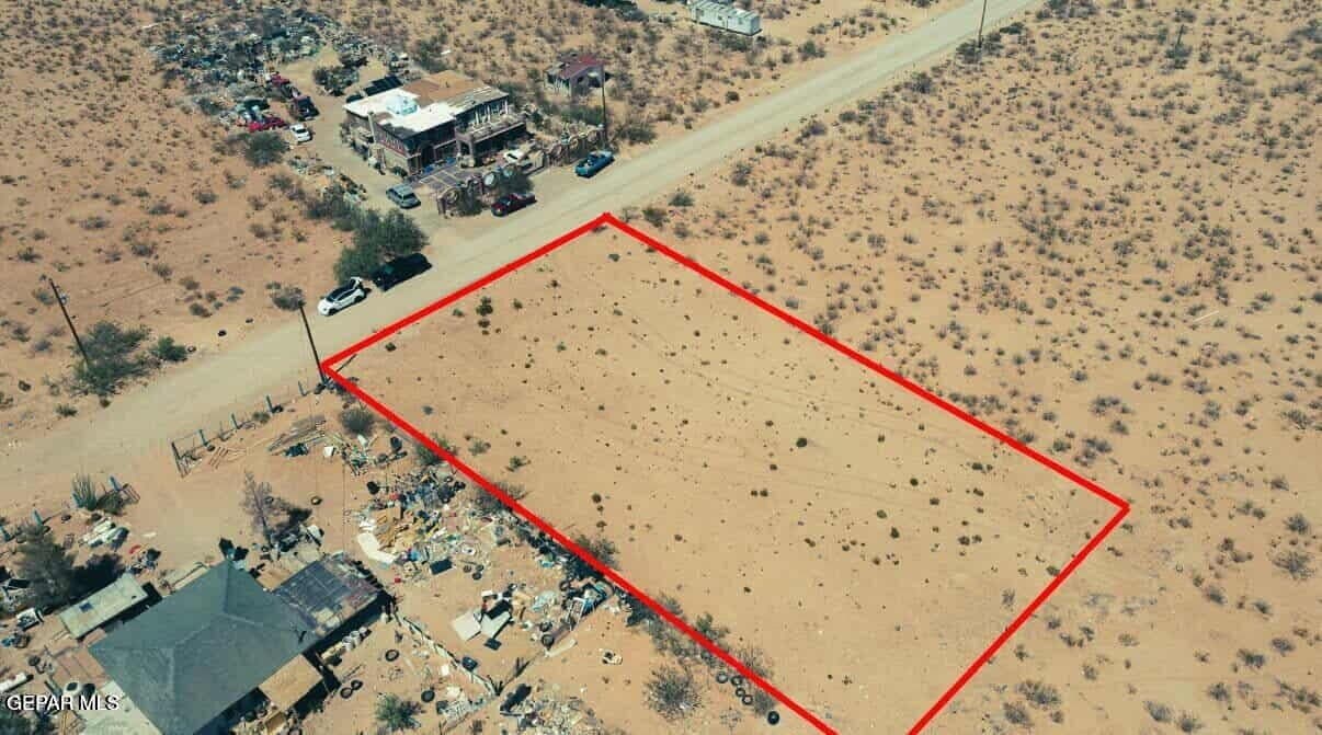 1 acres in El Paso County