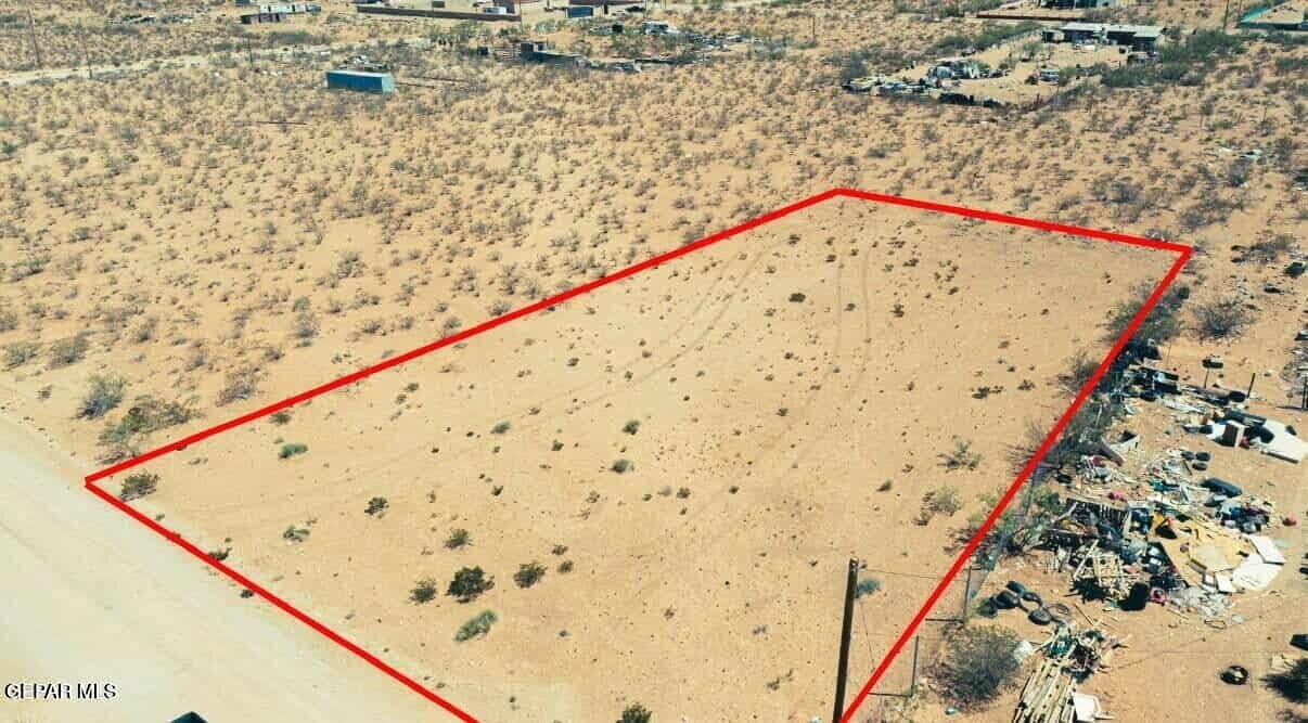 1 acres in El Paso County gallery image 2