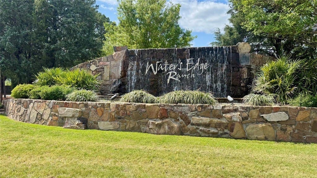 2.04 acres in Henderson County gallery image 4