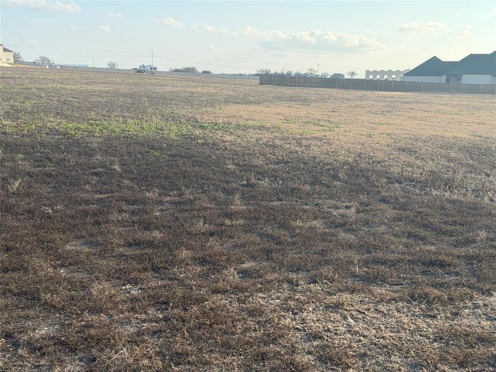 0.8 acres in McLennan County gallery image 2