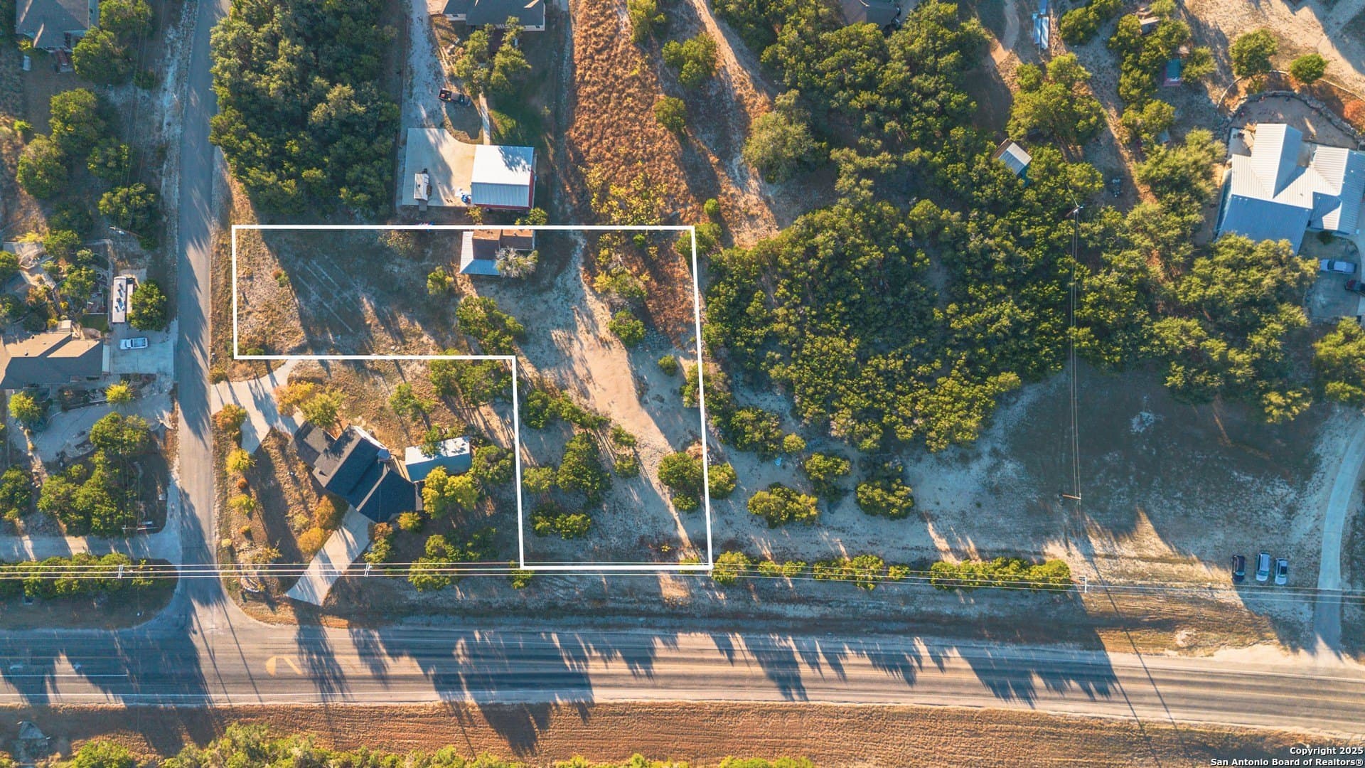 1 acres in Comal County gallery image 2