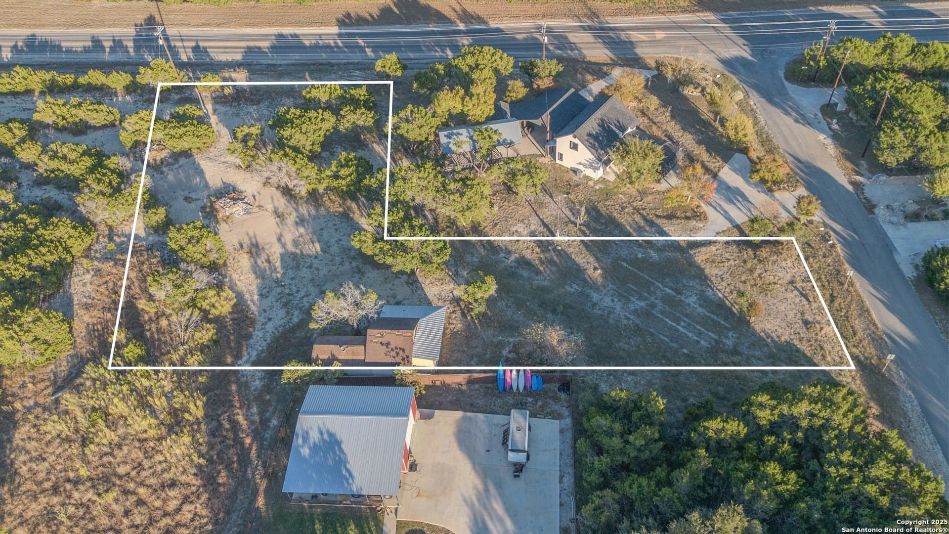 1 acres in Comal County gallery image 3