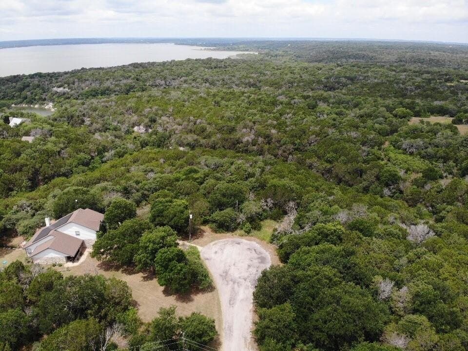 1.6 acres in Hill County