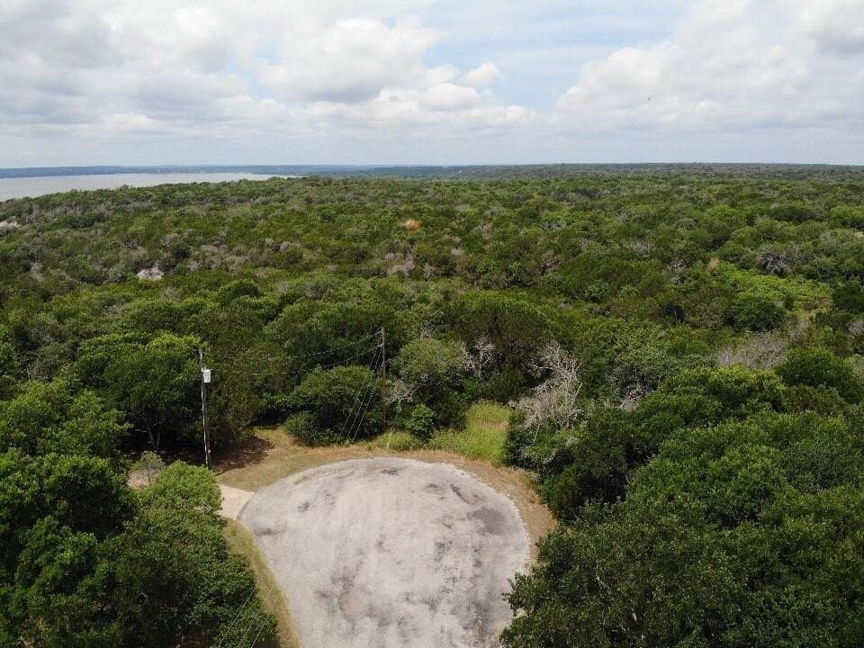 1.6 acres in Hill County gallery image 4