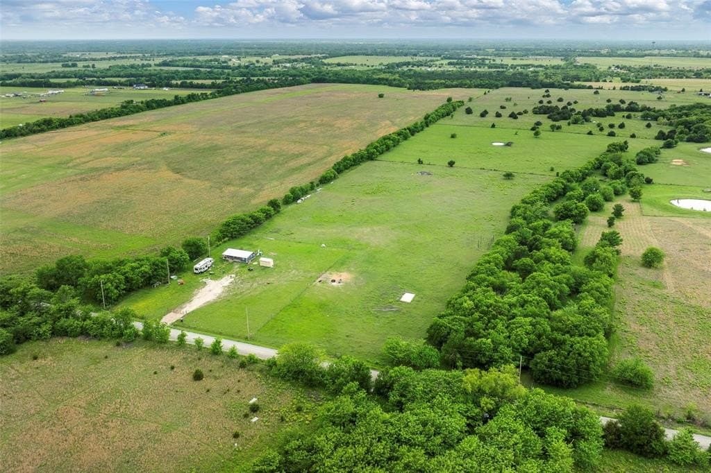 10 acres in Hunt County gallery image 2
