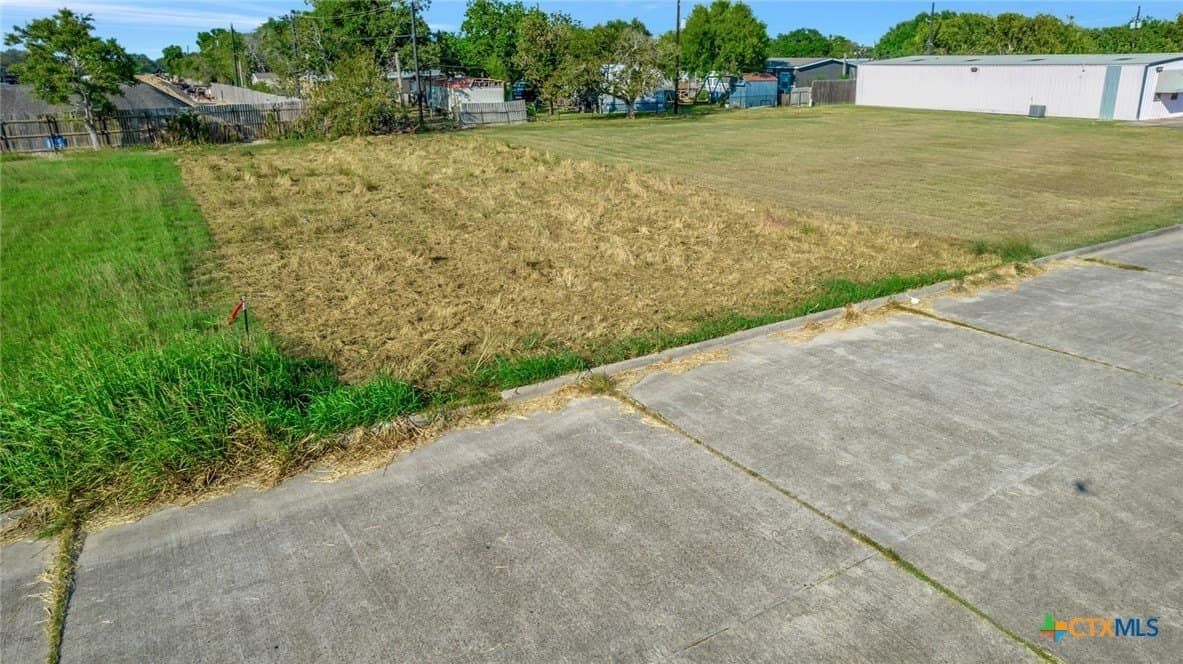 0.27 acres in Victoria County - photo 6