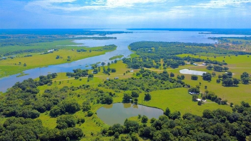 18.95 acres in Navarro County gallery image 4