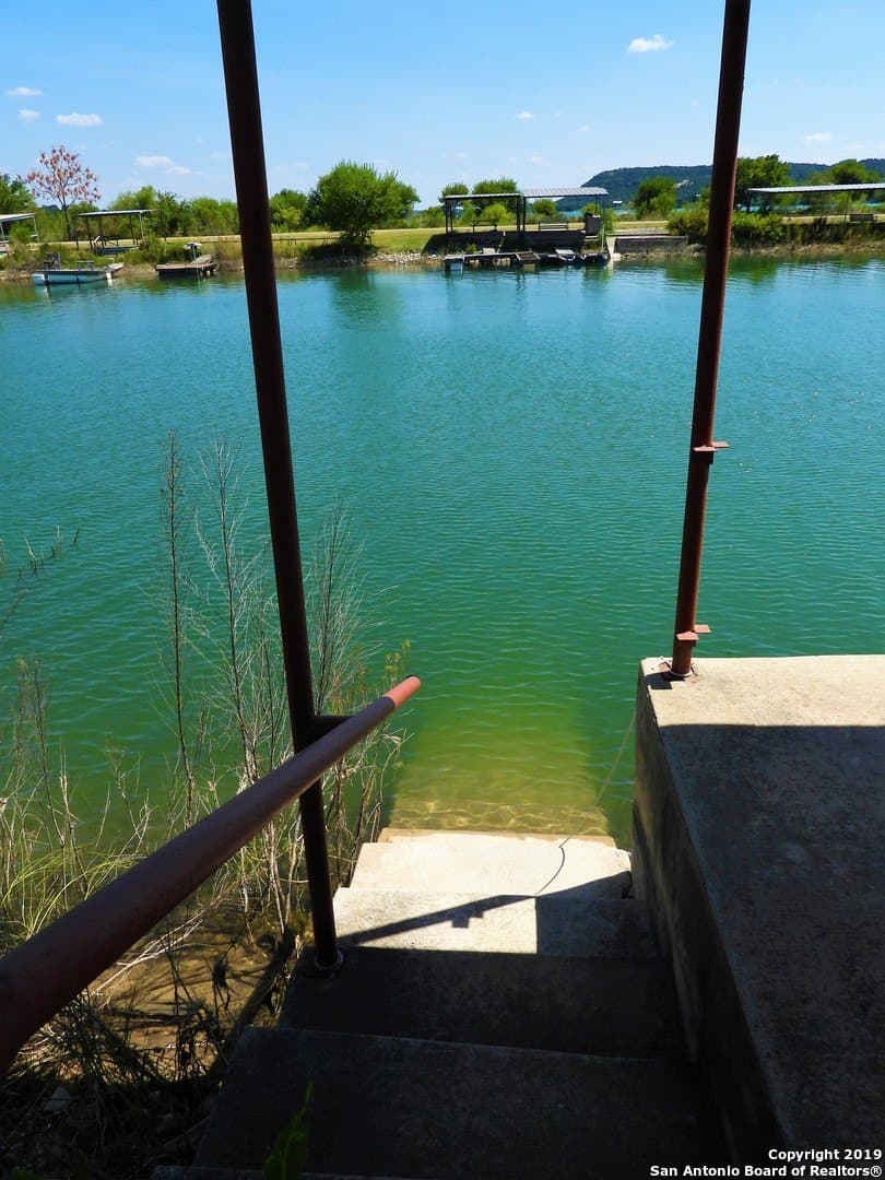 0.47 acres in Bandera County - photo 13