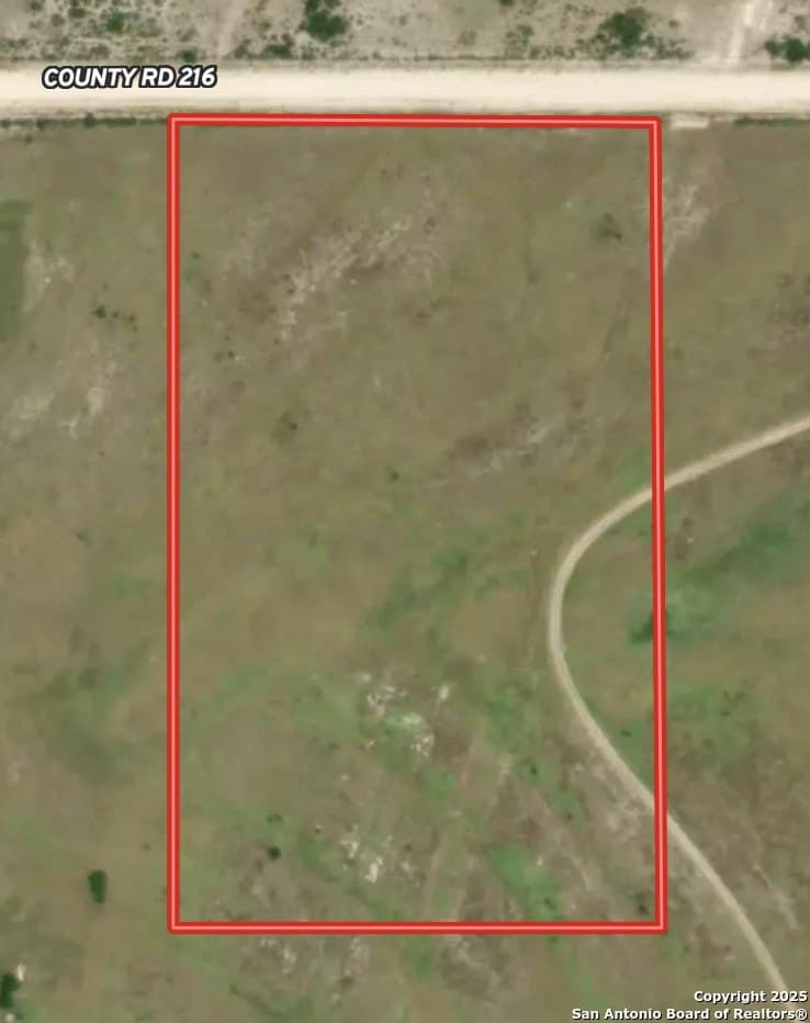 10 acres in Karnes County gallery image 4