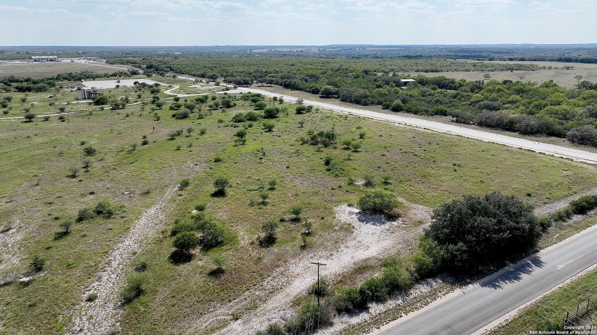 10 acres in Karnes County gallery image 3