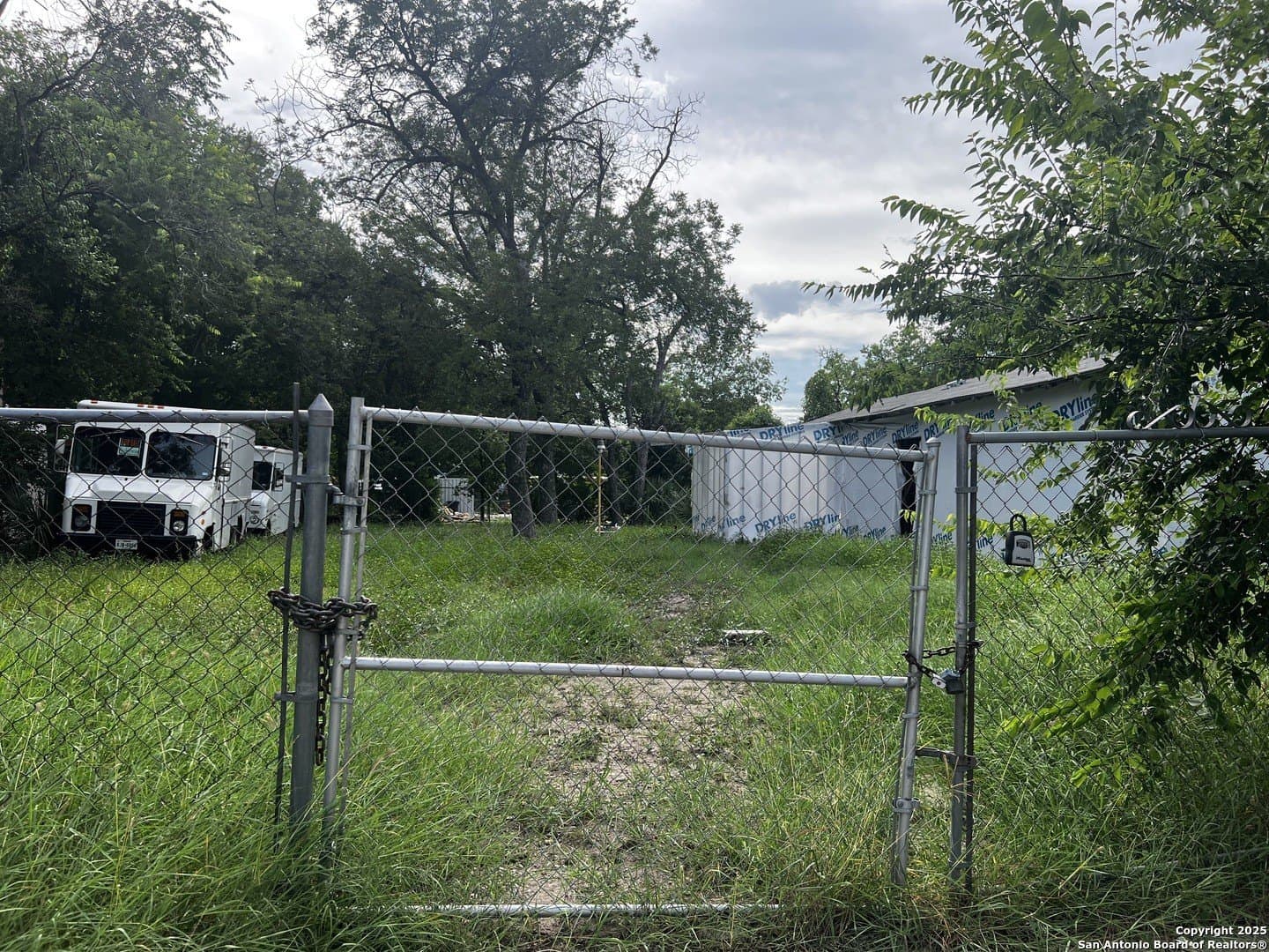 0.21 acres in Bexar County gallery image 4