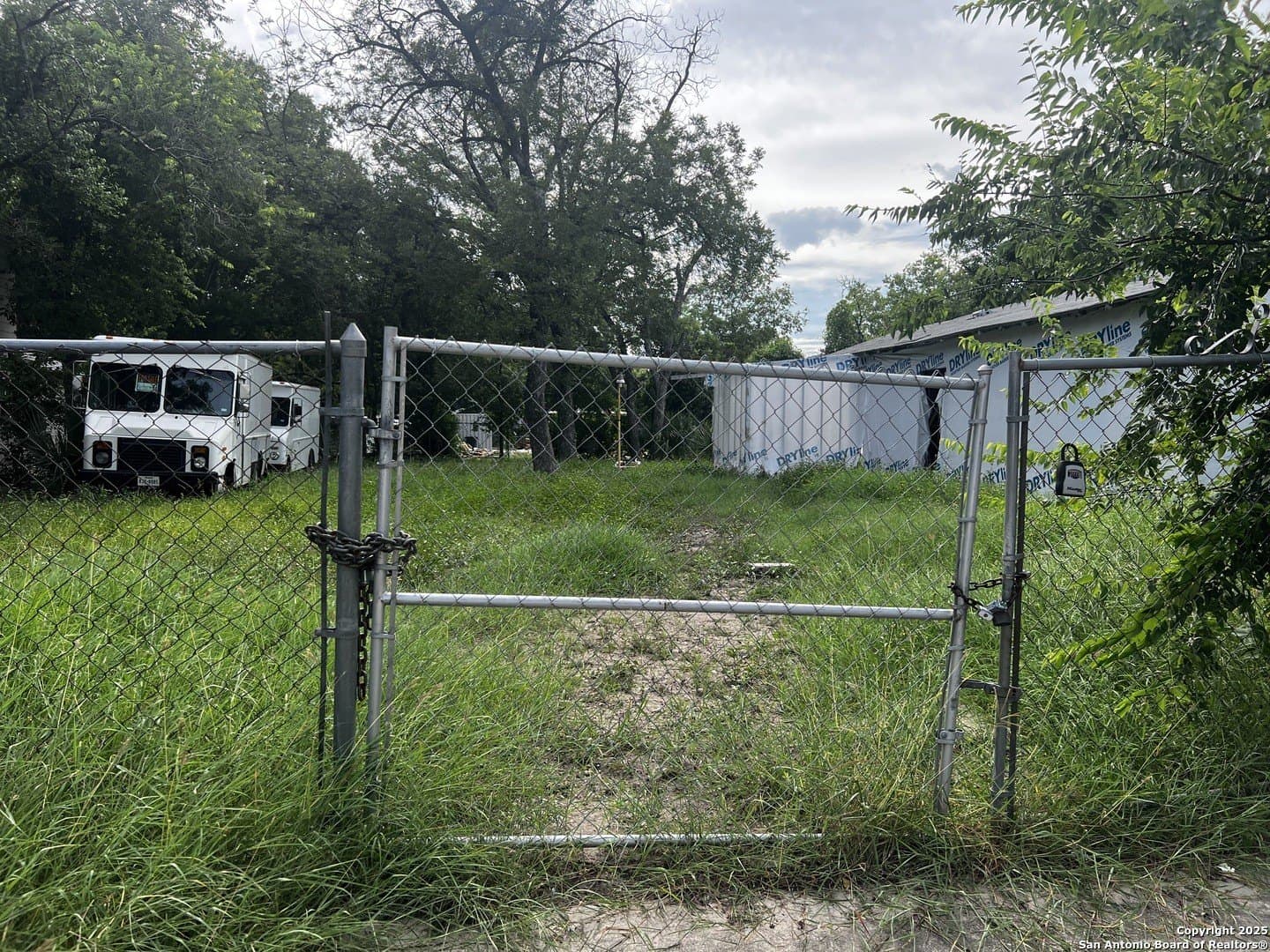 0.21 acres in Bexar County - photo 12