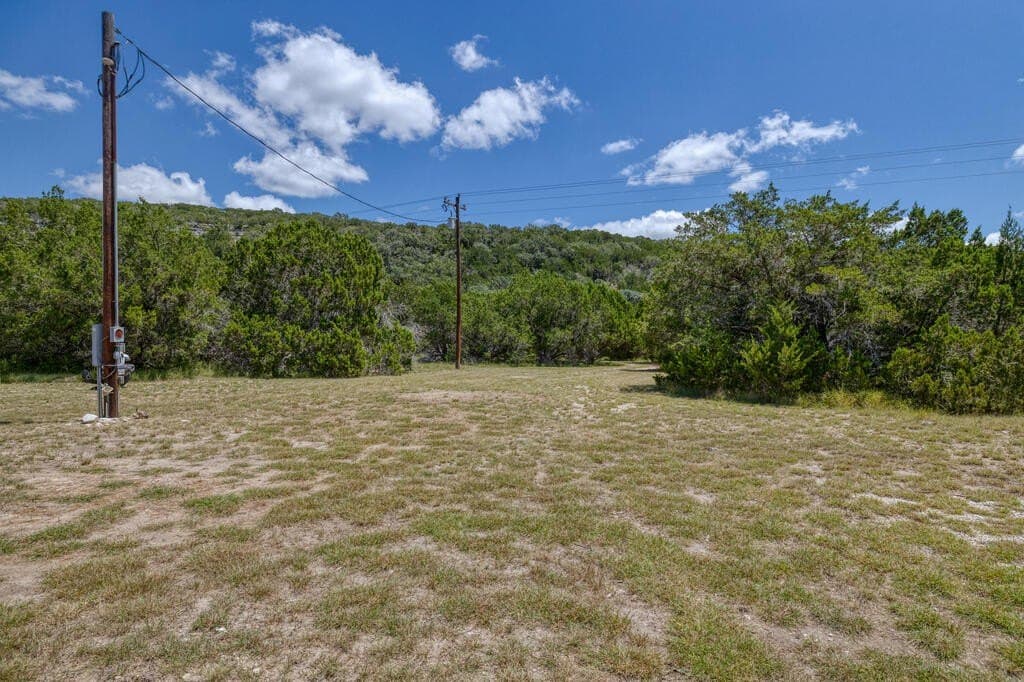 15.44 acres in Real County - photo 18