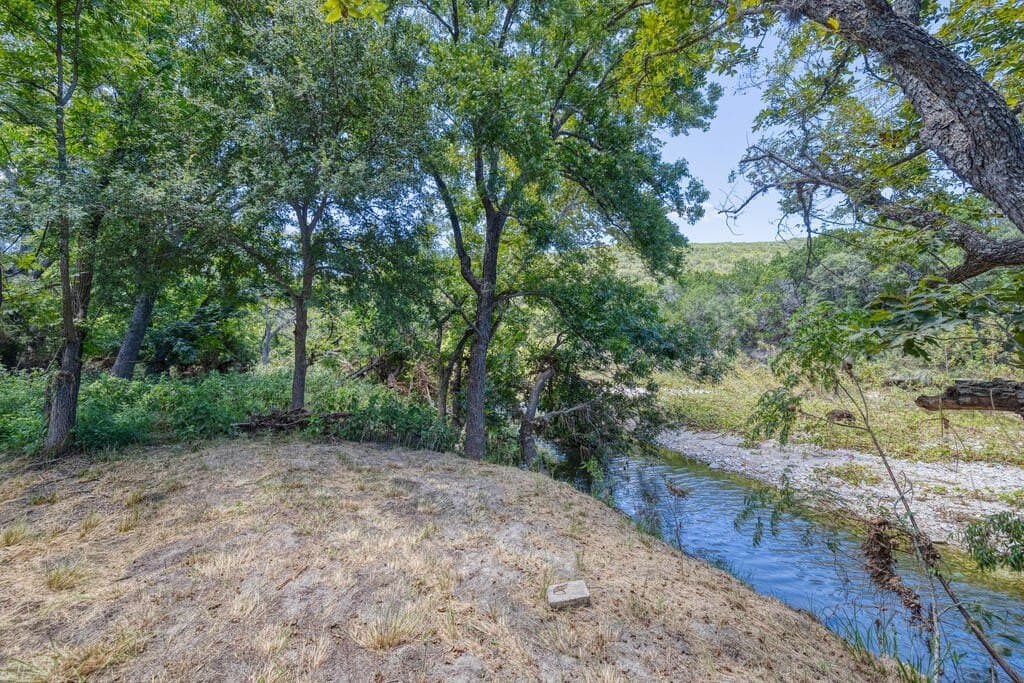 15.44 acres in Real County - photo 31