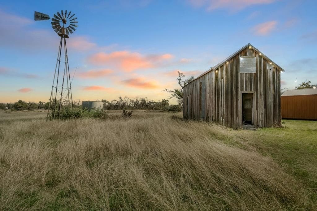 15.86 acres in Gillespie County gallery image 2