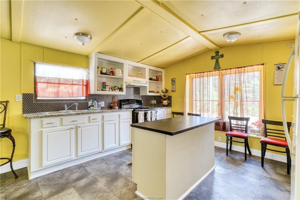 15.39 acres in Other County gallery image 4