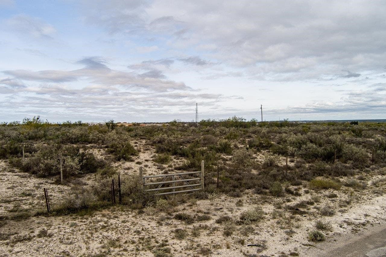 5.6 acres in Val Verde County