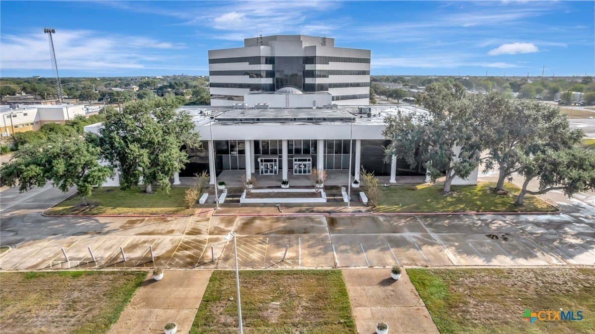 13.9 acres in Victoria County gallery image 3