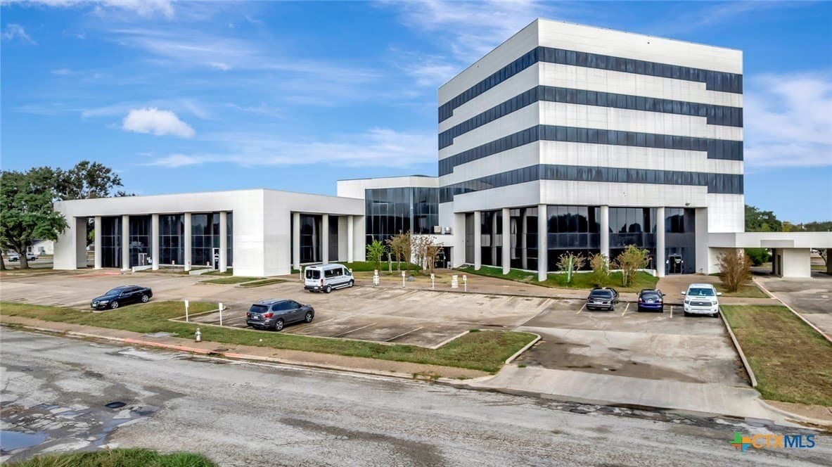 13.9 acres in Victoria County gallery image 2