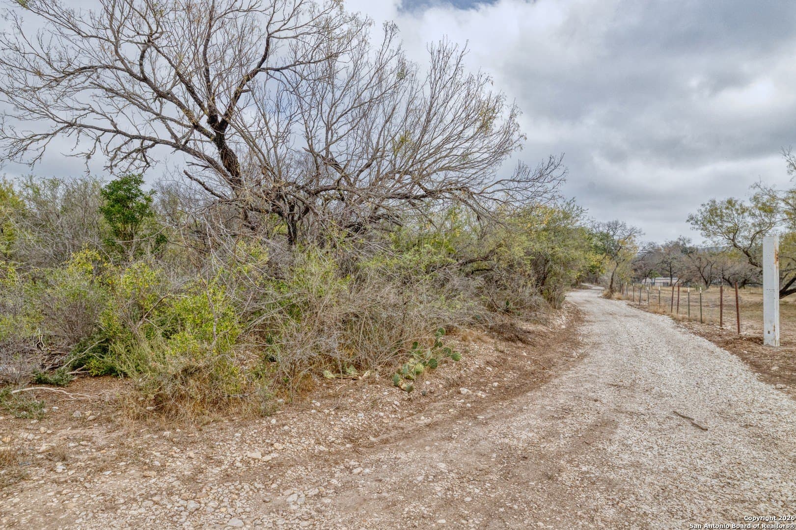 1.57 acres in Uvalde County featured view