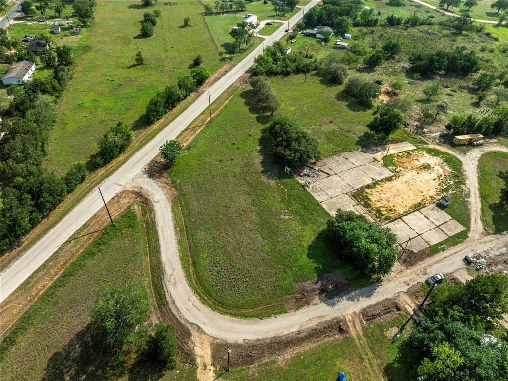 0.95 acres in WHARTON County - photo 6
