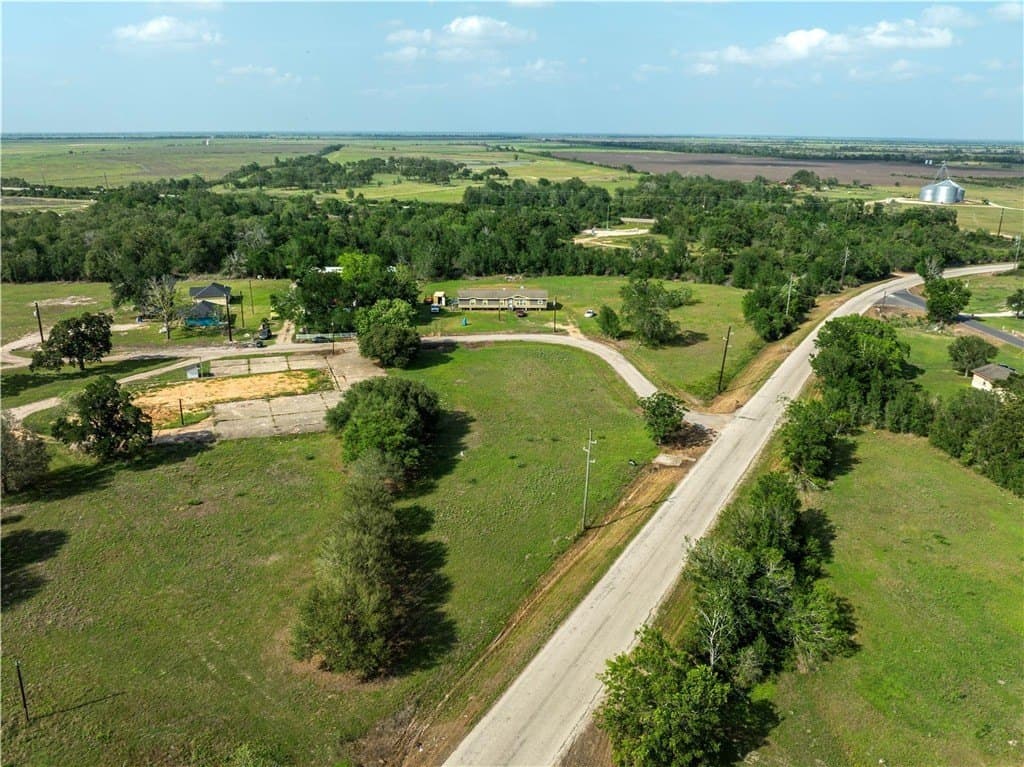 0.95 acres in WHARTON County - photo 9