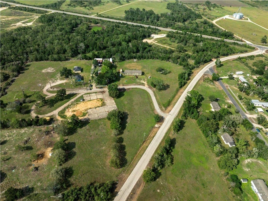 0.95 acres in WHARTON County - photo 8