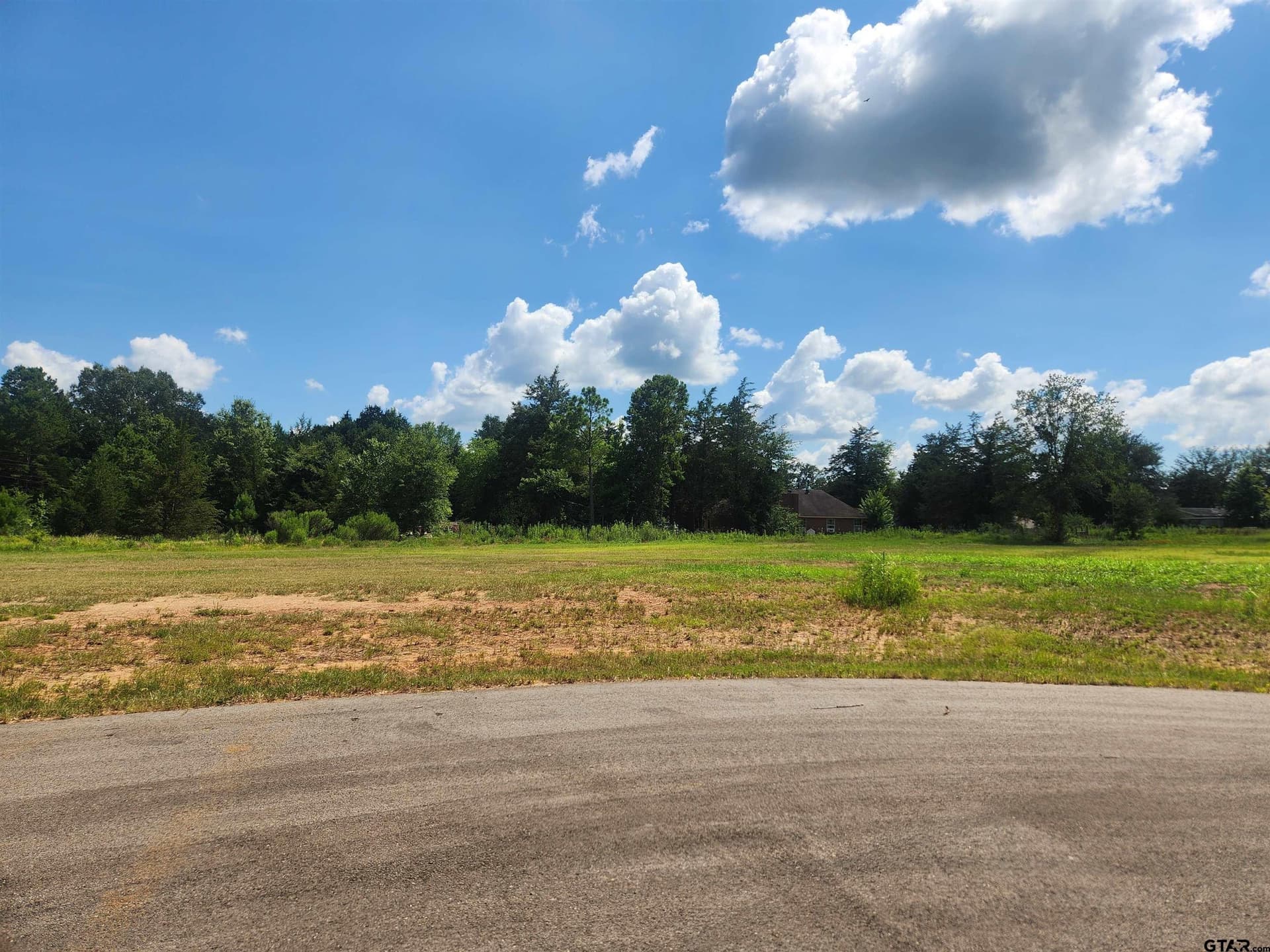 0.6 acres in Smith County gallery image 3