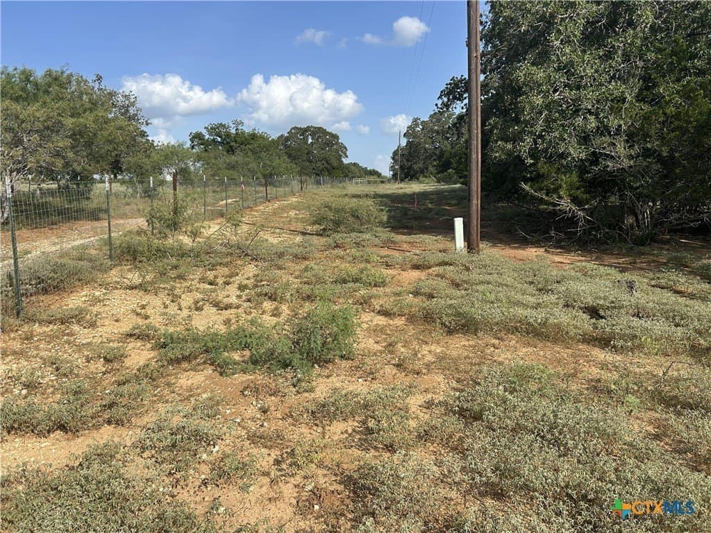 2.5 acres in Gonzales County - photo 2