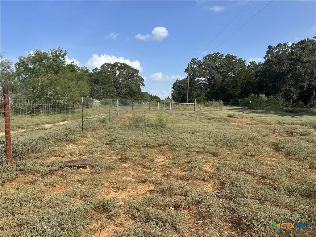 2.5 acres in Gonzales County - photo 9