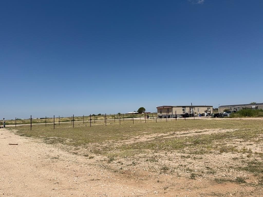 1 acres in Midland County
