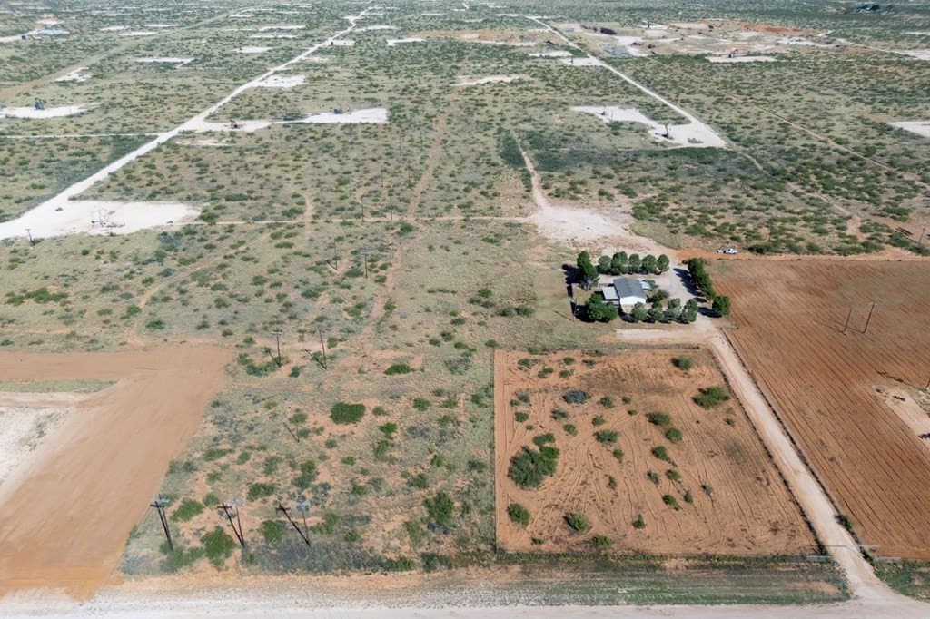 10 acres in Andrews County - photo 9