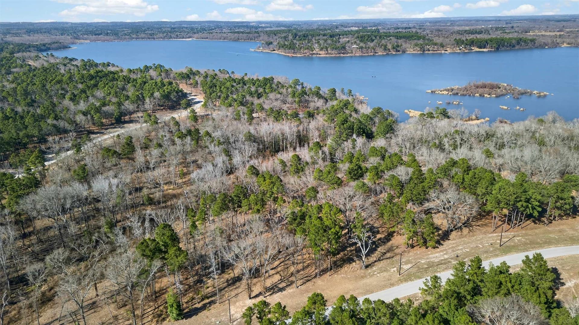 1.6 acres in Henderson County gallery image 3