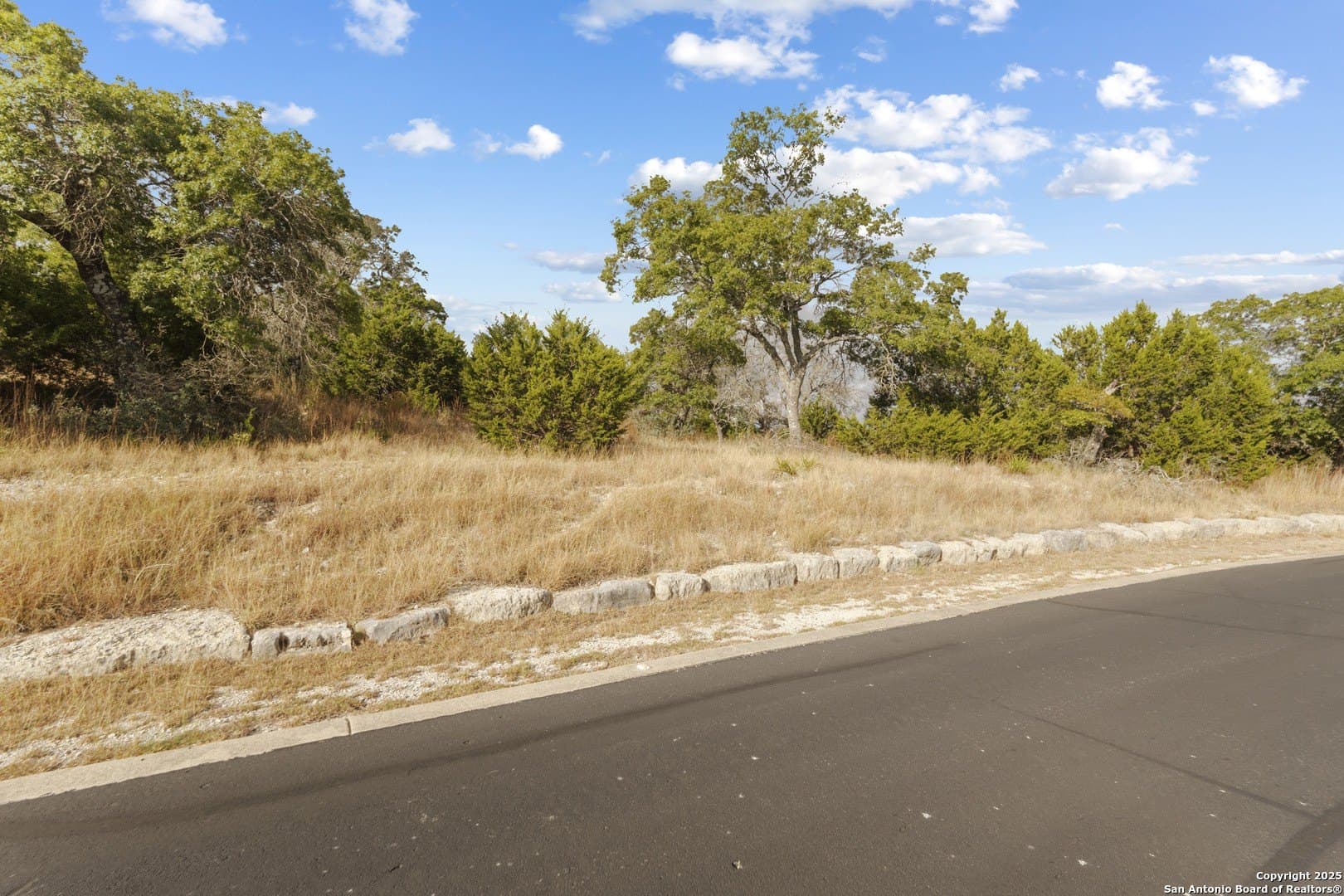 5.85 acres in Kerr County - photo 10