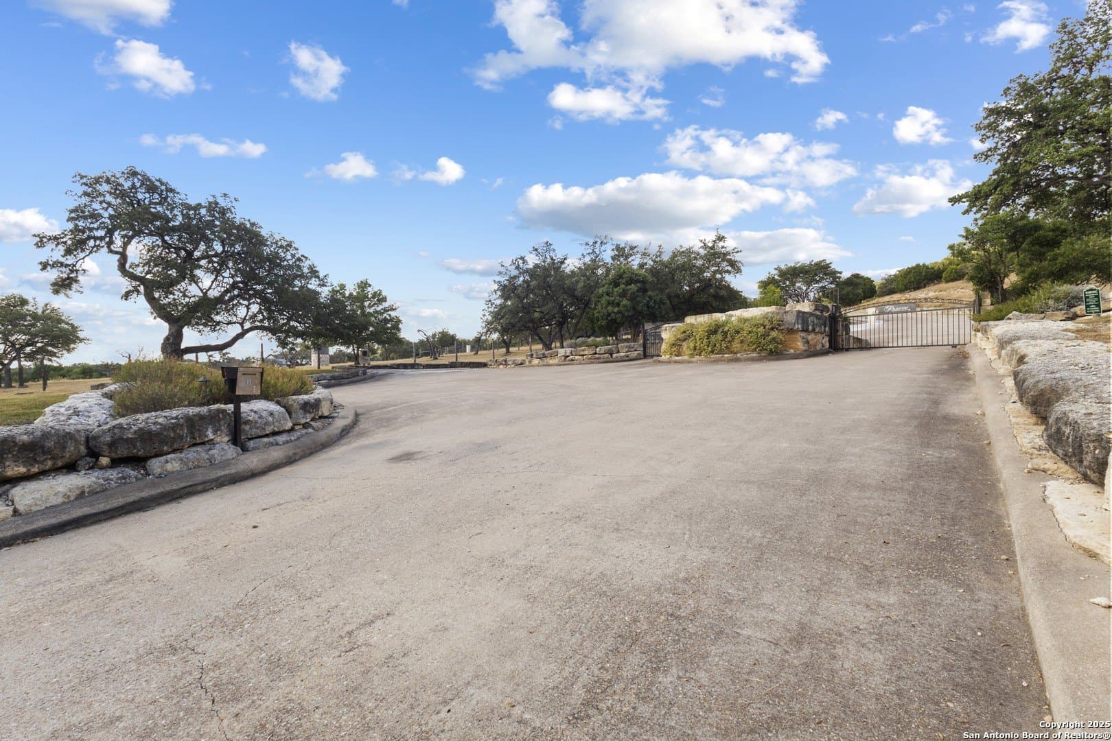 5.85 acres in Kerr County - photo 12