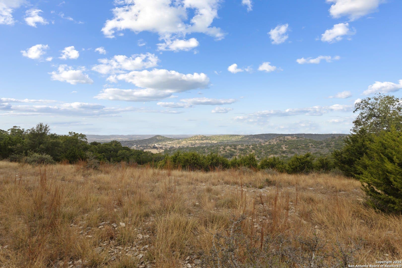 5.85 acres in Kerr County - photo 8