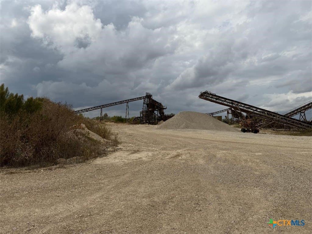 794 acres in McLennan County featured view