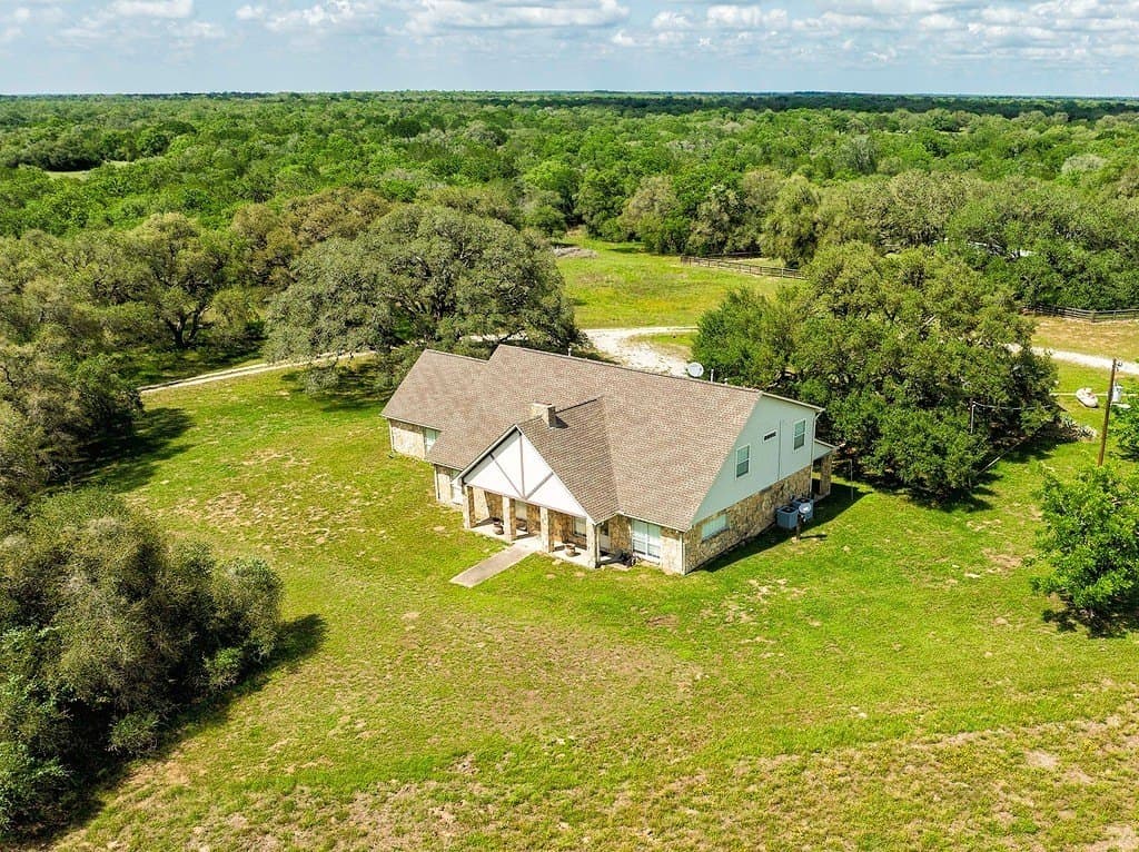 190.97 acres in Lavaca County