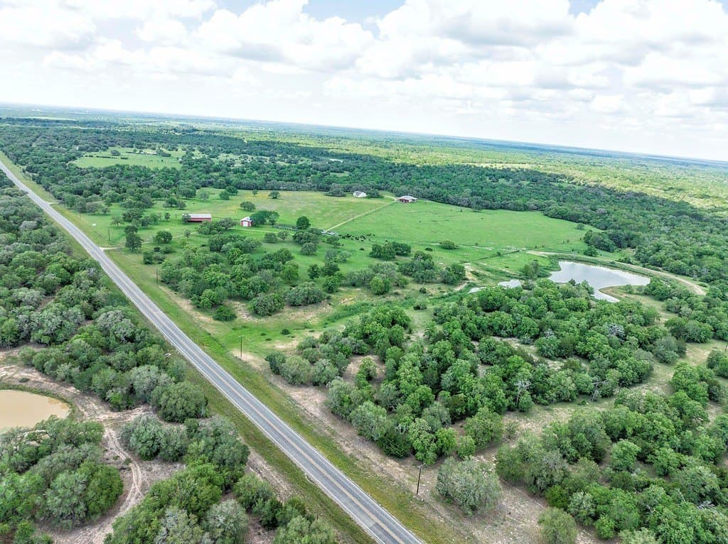 190.97 acres in Lavaca County gallery image 3