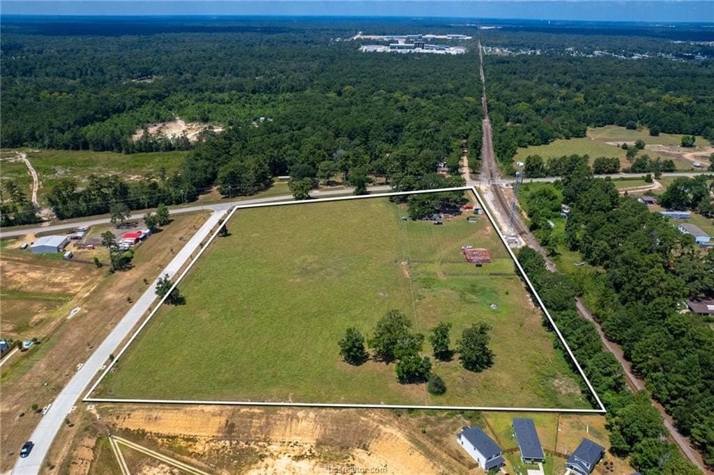 10.5 acres in Montgomery County - photo 3